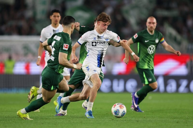 Paderborn vs Wolfsburg - Sói Xanh ở lại Bundesliga