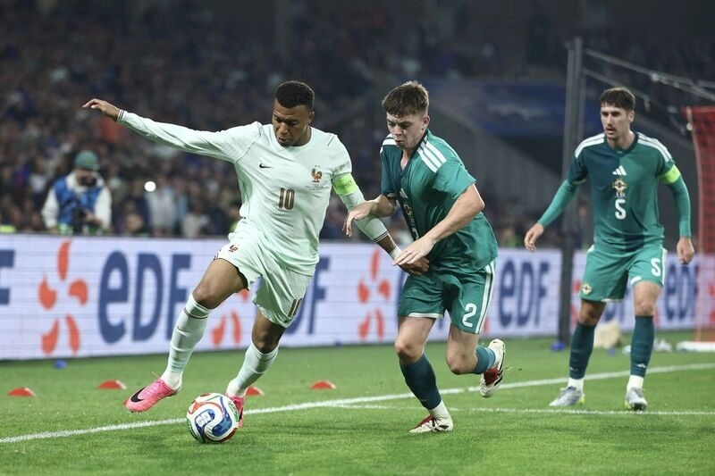 Pháp vs Senegal - Vũ điệu của các ngôi sao