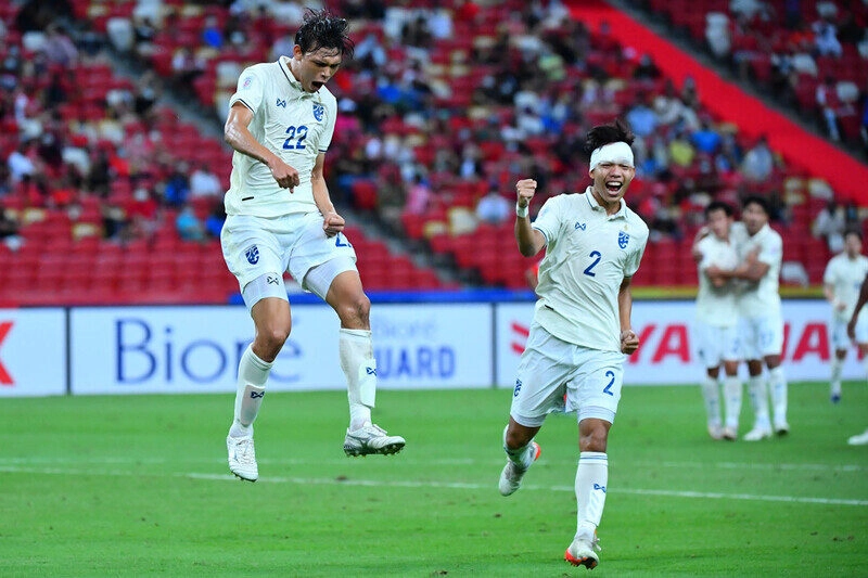Singapore vs Thái Lan - Voi Chiến chiếm ưu thế