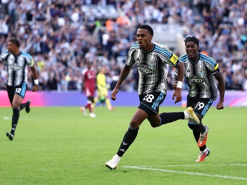 Newcastle vs West Brom - Thắng lợi đầu tay